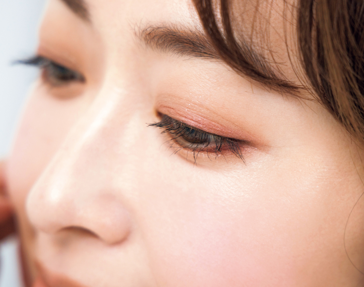 【40代がイタくないピンクメイク】に必要な「派手じゃない華やかさ」の出し方とは？