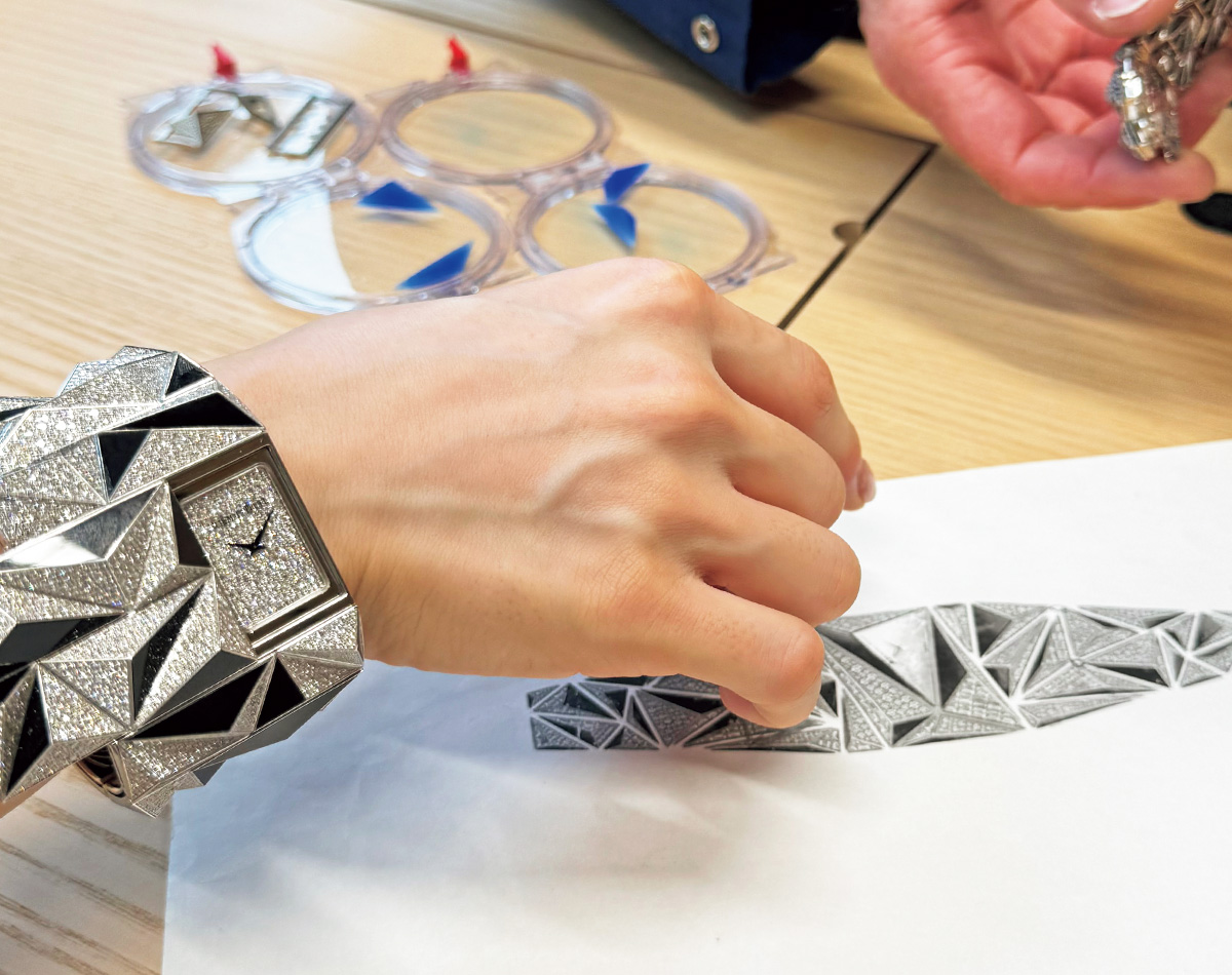 美女医3名が「スイス旅」へ…愛用する「オーデマ ピゲ」のアトリエが