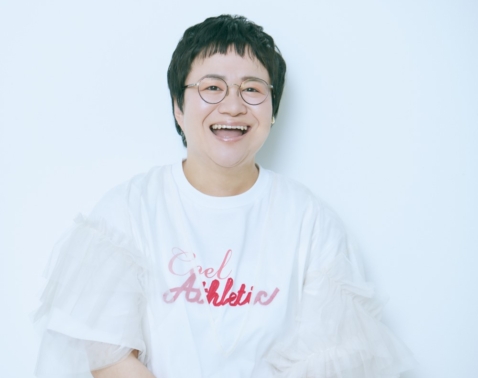 【近藤春菜さん・42歳】人付き合いのコツは笑顔!? コミカルな表情が素敵すぎる【美ST限定特別画像集】
