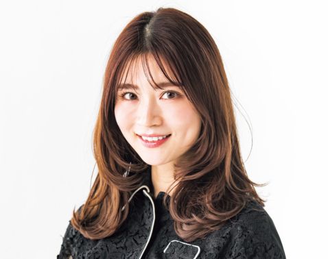 毎日サロン帰りみたいなヘア！38歳の美髪美女はなにしてる？【有川さとこさん】