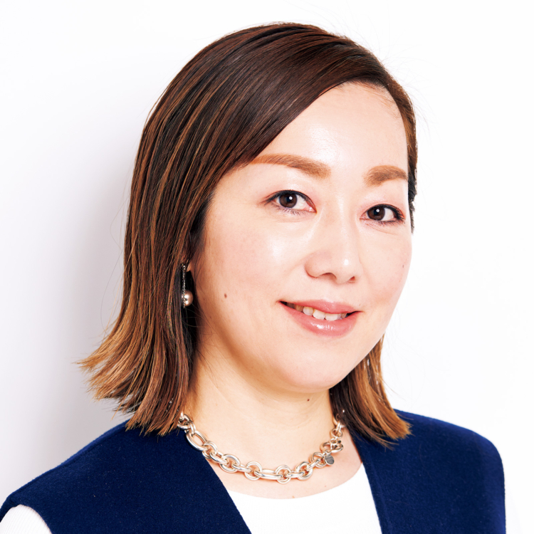 安部麻維子（美STライター）