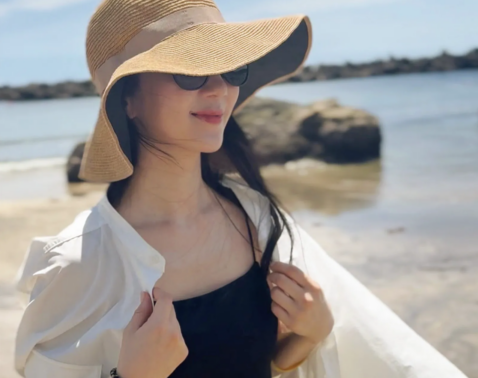アウトドア大好き42歳美女に聞いた！「シミがない肌のためにしているのは…」