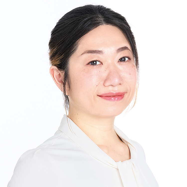 睦月翔子さん（44歳・花文字作家）