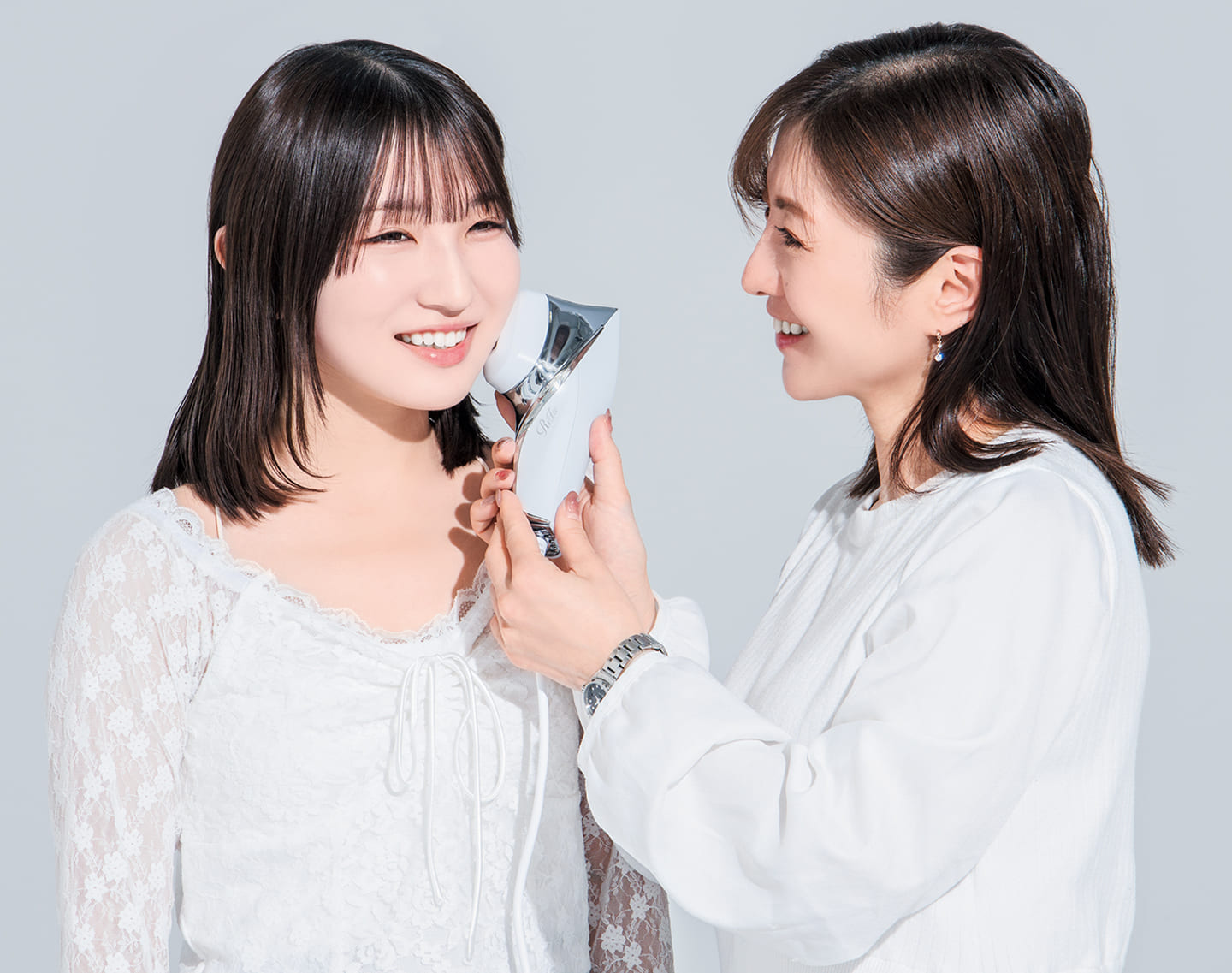 美肌ケアもできる家庭用脱毛器で【48歳母と高校生の娘】が親子で脱毛体験してみた！