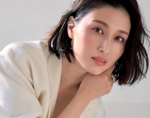 橋本マナミさん（40歳）に聞いた「年齢を重ねても、年相応な美しい女性像」とは？
