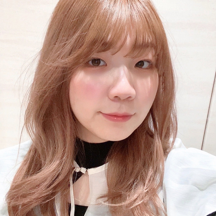 エマ銀座・スタイリスト／EMMYさん