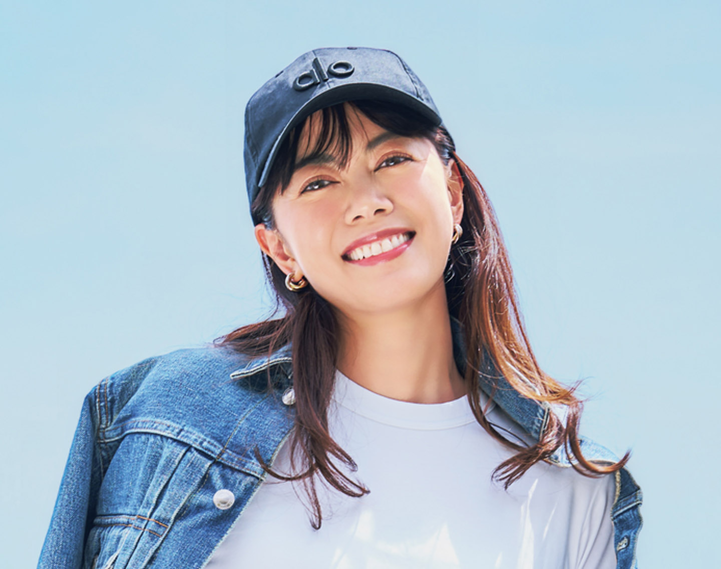 モデル・中林美和さんの「旅行のお供アイテム」！機内で着席後すぐ使うのは意外なアレ…