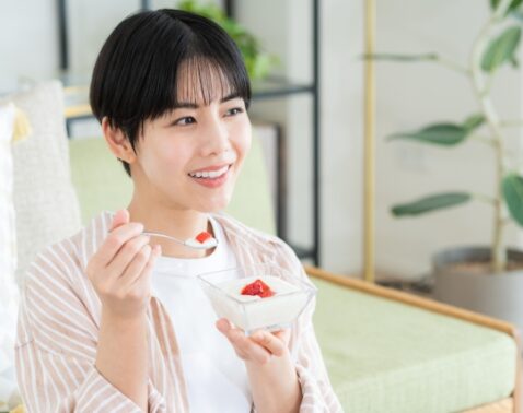 【ヨーグルトで腸活】専門医が教える正しい選び方とは？意外と知らない効果的なとり方も！