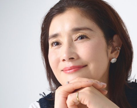 【娘から贈られたフェイラーも】石田ひかりさんの日常に欠かせないアイテムとは？