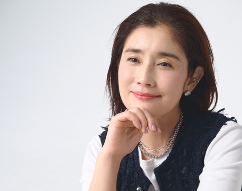 【石田ひかりさん】カンヌも魅了した柔らかな笑顔が素敵すぎる…【美ST限定特別画像集】