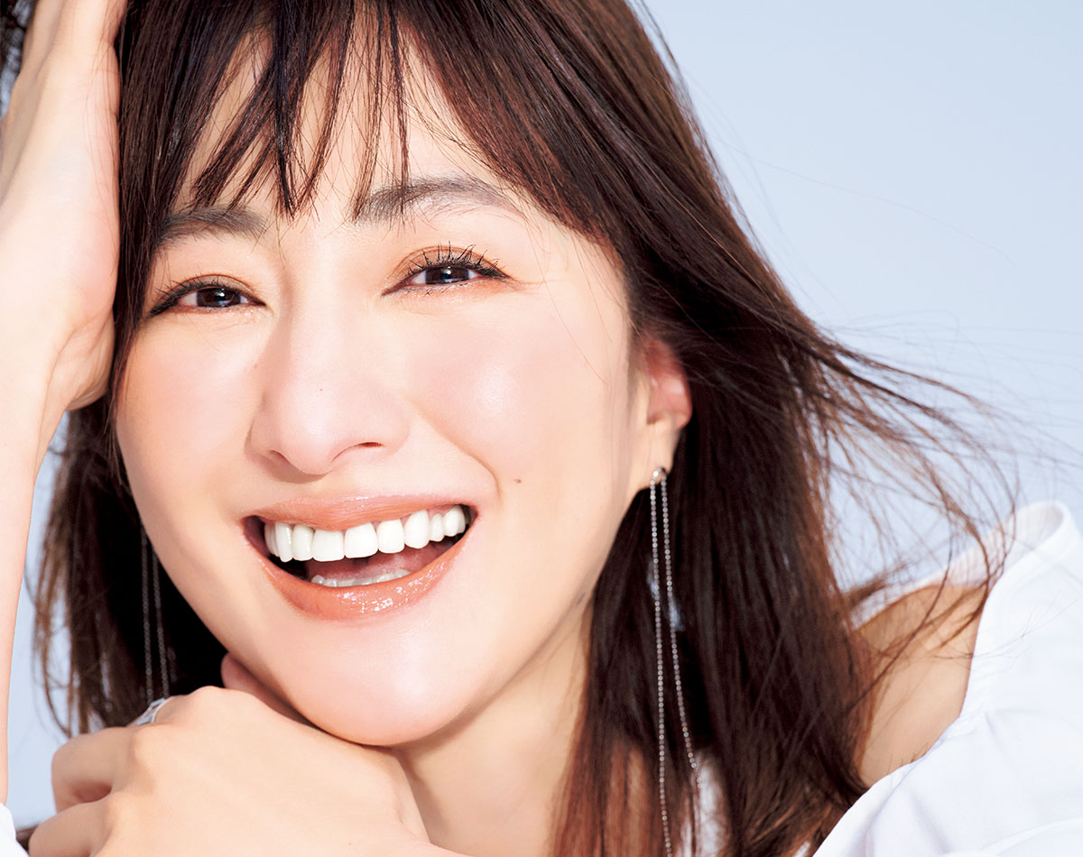 夏のくすみや毛穴悩みに！一度の仕込みで崩れないメイクをプロに聞いてみた