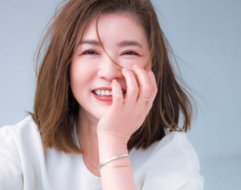 【若見えの秘訣】ビタミンCからリカバリーサンダルまで！50代美容誌ライター”厳選5アイテム”