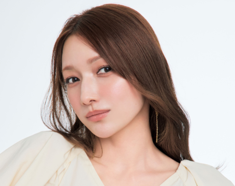 【後藤真希さん】プチプラも溺愛！大人の愛され顔を叶える名品2選