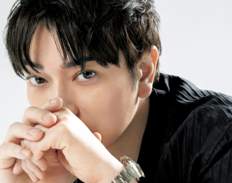 【松本潤さん】意志ある眼差しに惹きつけられる！［特別画像集］
