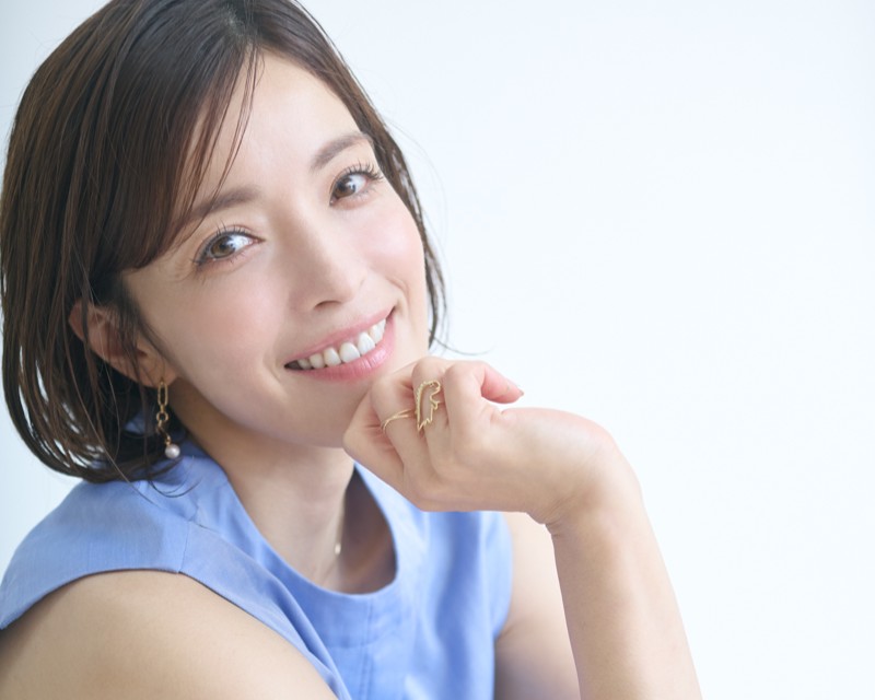知念里奈さん（44歳）、「テレビすら見せてもらえない家庭」から芸能界へ…意外なきっかけとは