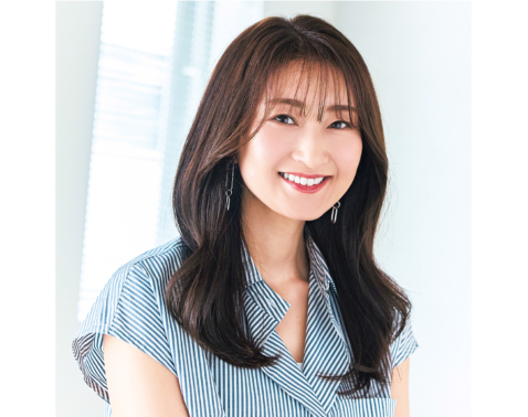 実は加齢度が増す!? 40代50代は「かき上げ前髪」より【透けバング】が正解！