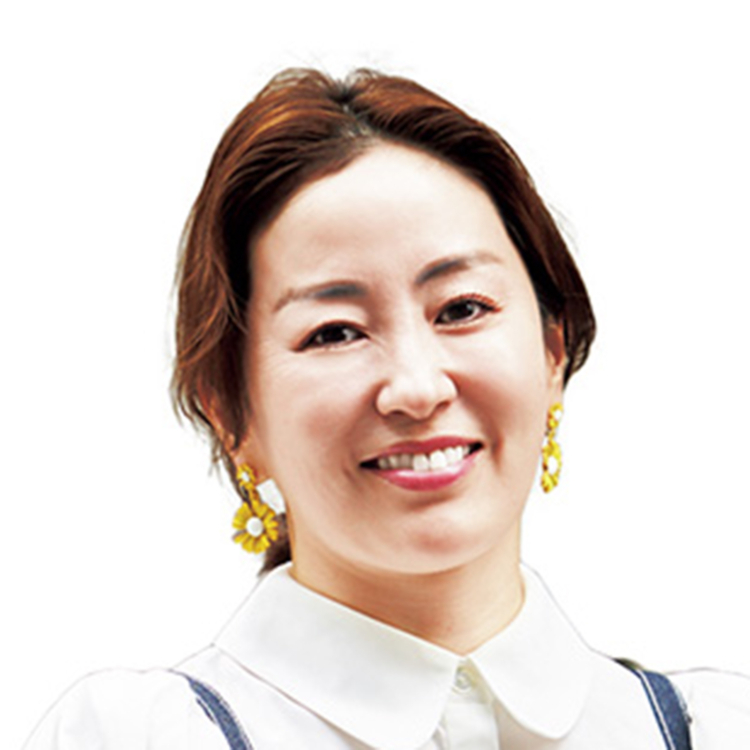 古川晴美さん　48歳　百貨店勤務