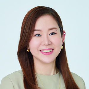 <small>美ST編集長</small><br>千田真弓