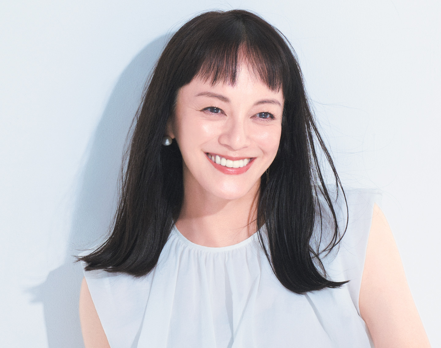 牧瀬里穂 | 美ST ONLINE | 美と私を再発見！40歳からの大人美容