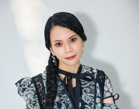 小柳ゆきさん、17歳でのデビューも「歌と距離を置きたい…」人気絶頂の中で下したある決断とは