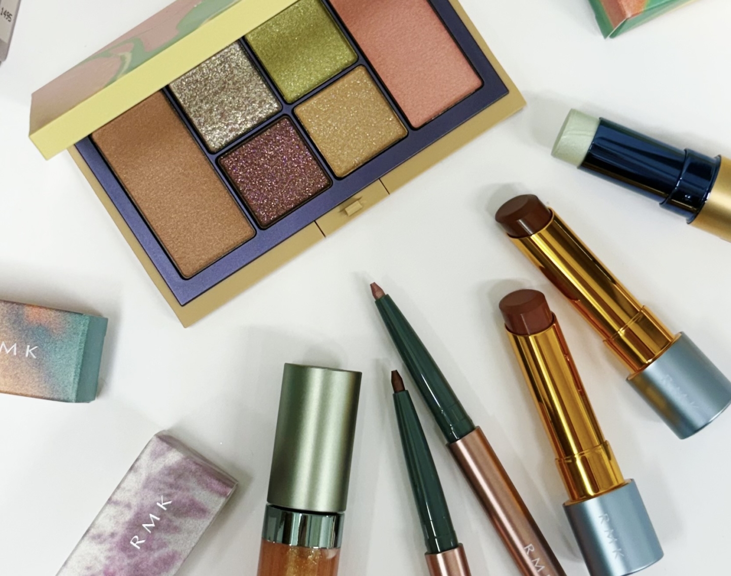 【2025クリスマスコフレ】RMKのあたたかな色味の限定コレクションは見逃せない