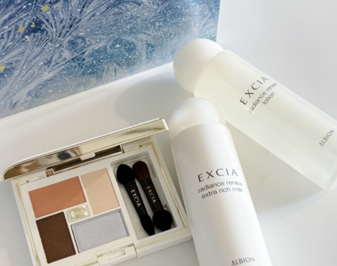 【2025クリスマスコフレ】エクシアの名品スキンケアが驚きの価格で試せる…!? その中身は