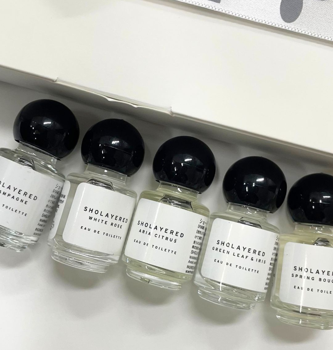 【2025クリスマスコフレ】ショーレイヤードの香水はミニサイズを何個もが嬉しすぎる