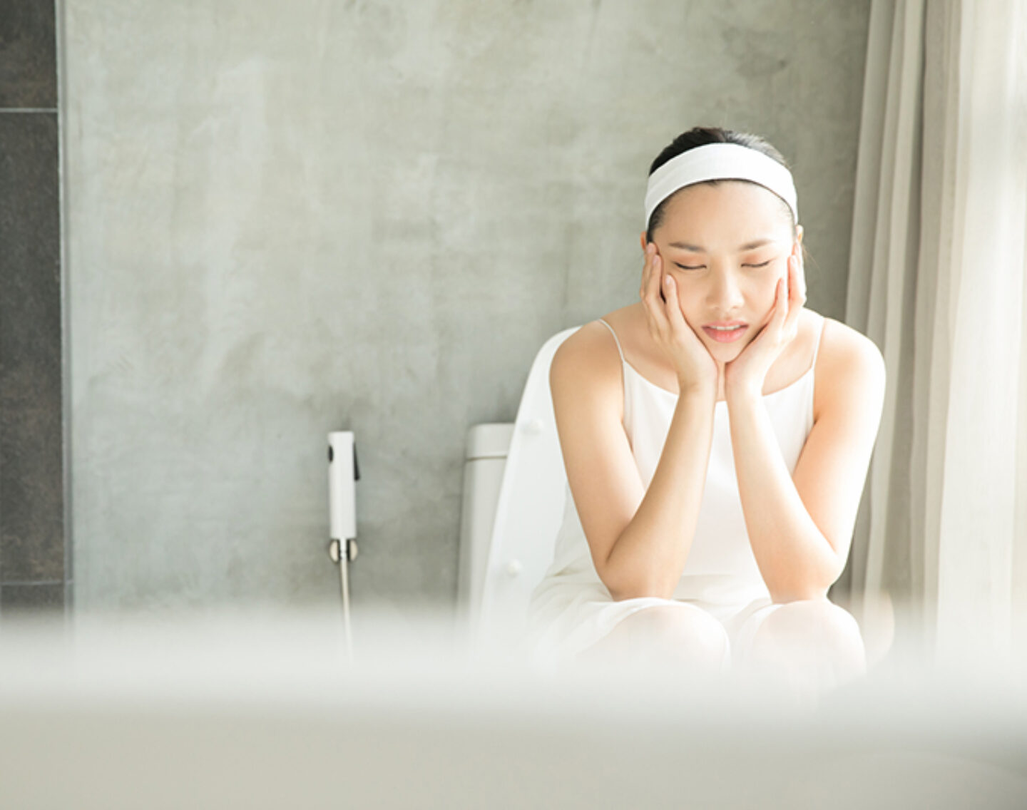 「お腹は痛くないのに下痢が続く」のはなぜ?原因とセルフケア5選【医師監修】