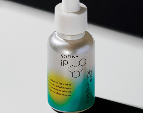 【2025年下半期ベストコスメ】内側からパッと明るく！「くすみ賞」BEST3