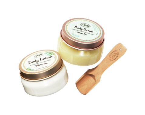 死海の塩と植物オイルでできた【極上のスクラブ】　バスタブに広がるホワイトティーの香りにうっとり