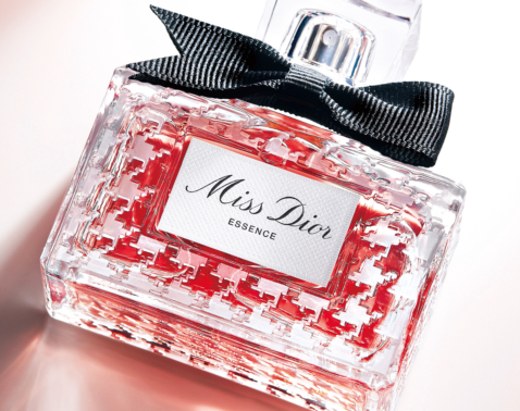 【2025年下半期ベストコスメ】大人にこそつけてほしい香りは？「フレグランス賞」BEST3