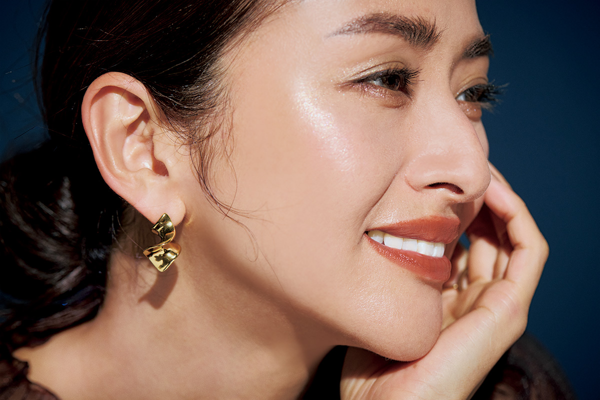 アイシャドウとリップで映える！大人の「旬ブラウンメイク」でさりげないきちんと感を