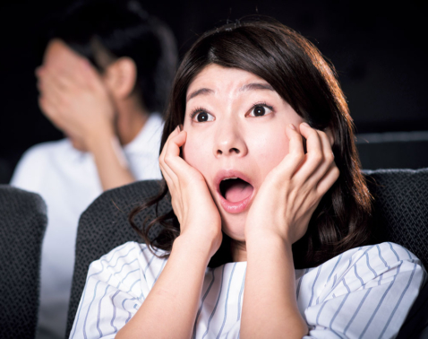 ホラー映画、絶叫マシン…意外な行動こそおすすめ！【脳疲労に良い行動3選】
