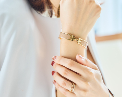 【美STリュクスの女子会小物】さりげなく女性らしさを演出するテクニックで差をつける！