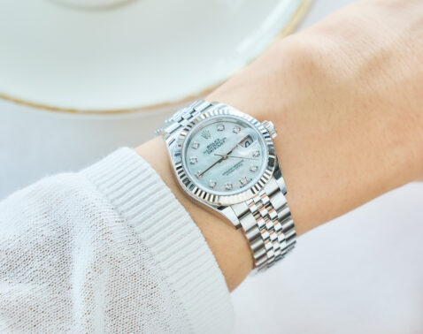 【美STリュクスのお茶会】輝きを放つスタイリッシュな小物で、清潔感のあるコーデにアップデート