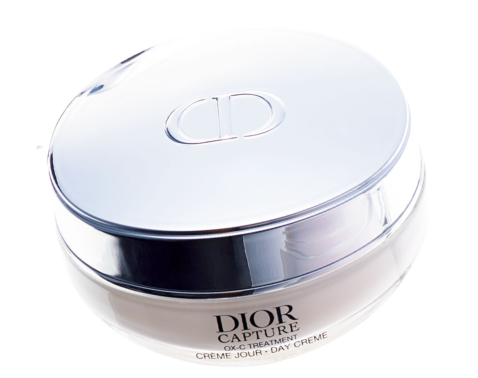 【DIOR】使い始めてすぐ変化を実感！もっちりツヤ肌が叶う名品を読者が5週間試した結果
