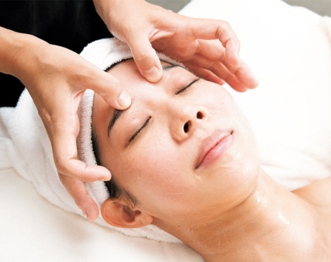 「中顔面の間延び感が悩み」読者が体験！完全オーダーメイドのサロンで立体感が蘇る【Before→After】