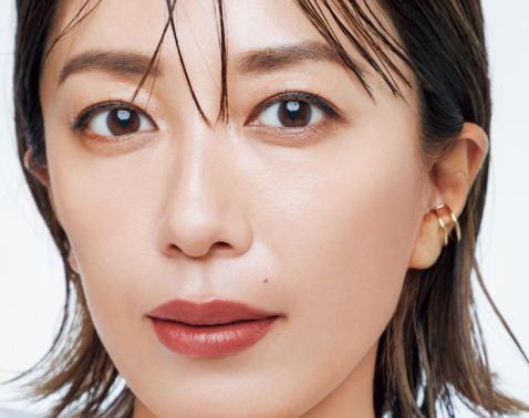 里田まいさんで旬顔メイク！ 2025年下半期ベストコスメ「ファンデーション」