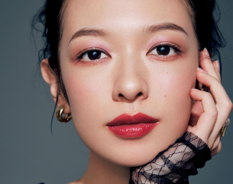 【クレ・ド・ポー ボーテ】のホリデーコフレで「パーティ映え」メイクが垢抜けた！