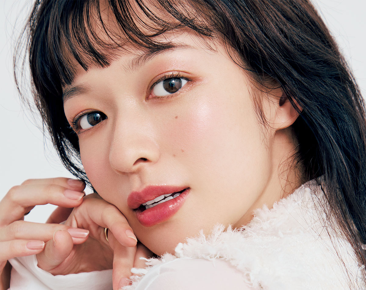 【LUNASOL】のホリデーコフレなら、新年にふさわしいフレッシュな印象に！