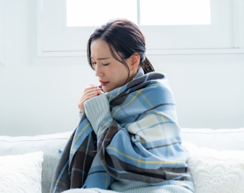 【末端冷え性】は血管の衰えサイン？40代から始めたい「肘カイロ」の新常識