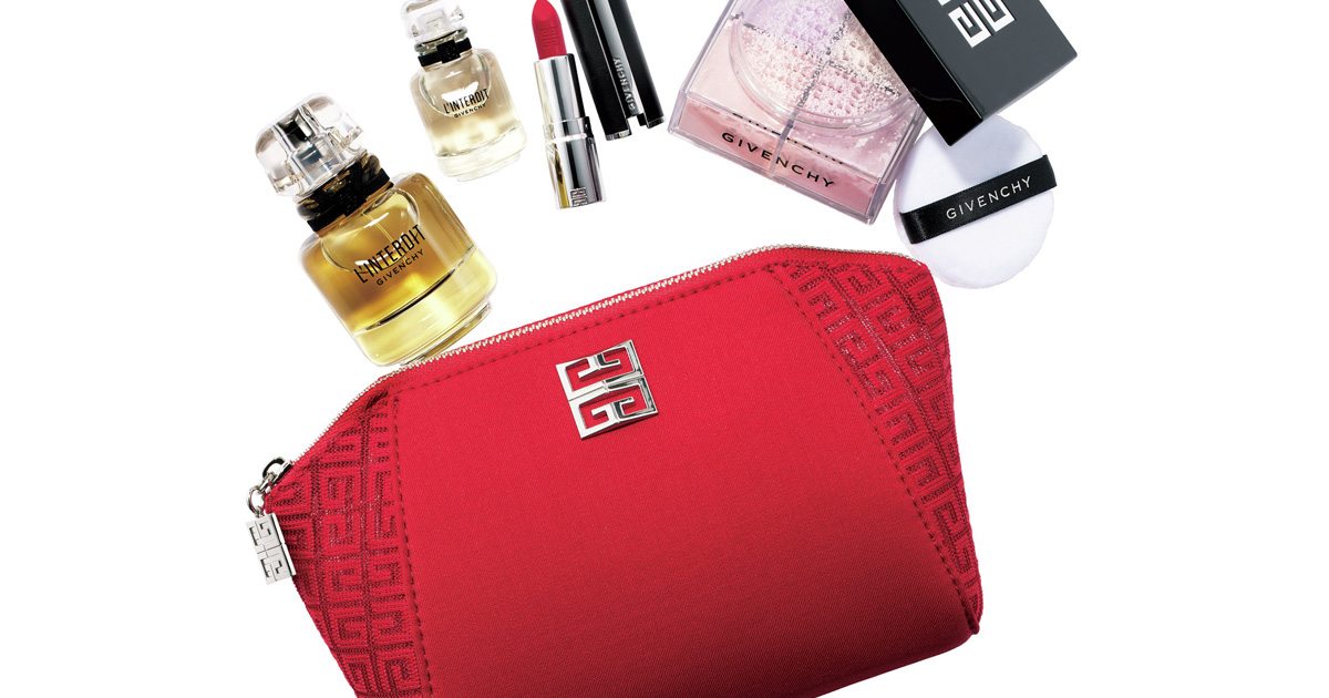 ジバンシイ】コスメを詰め込んだクリスマスムードあふれるポーチの中身