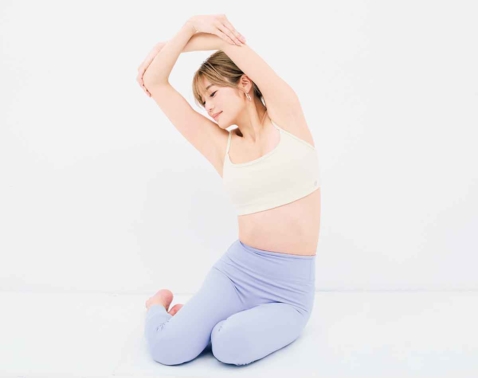 腰痛の原因は“そり腰”かも？【肩甲骨ほぐしストレッチ】で姿勢ケア
