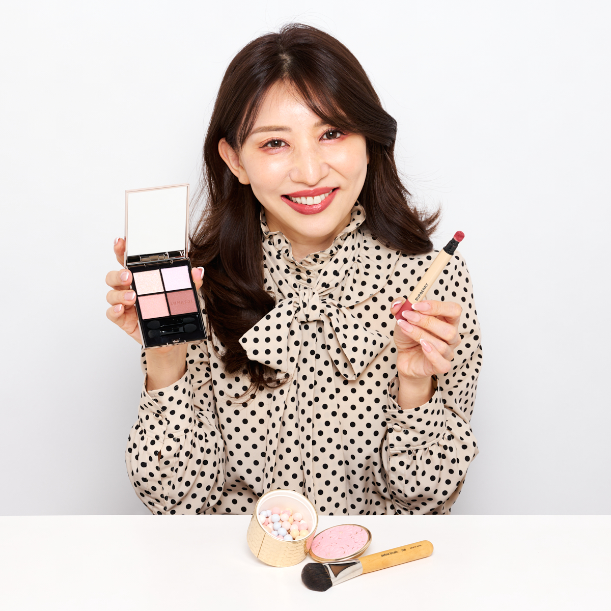 2月発売のコスメをお試し！大人の黄ぐすみ肌に透明感を宿す「メイク