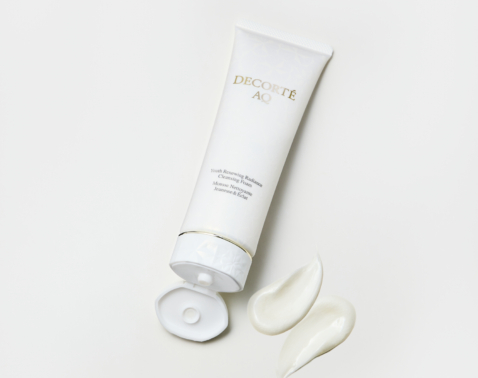 レジェンド編集者がリピートし続ける、エイジングケアを叶える洗顔料【美STエディターの自腹買い】