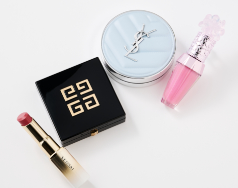 2月・3月発売コスメをお試し！ 毛穴レスな自信肌へ。春の華やかさを仕込むメイクアイテム4選