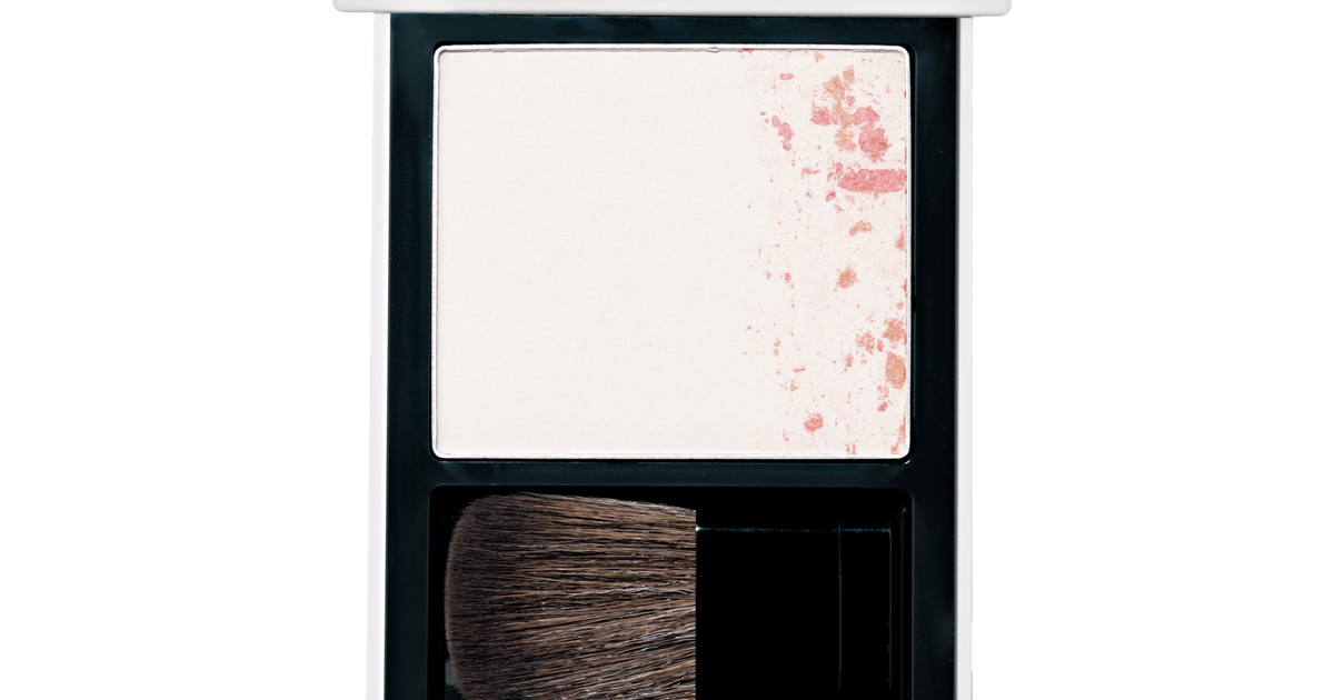 THREE】血色不足の冬肌にレッドパールがふわりと灯る限定パウダー | 美