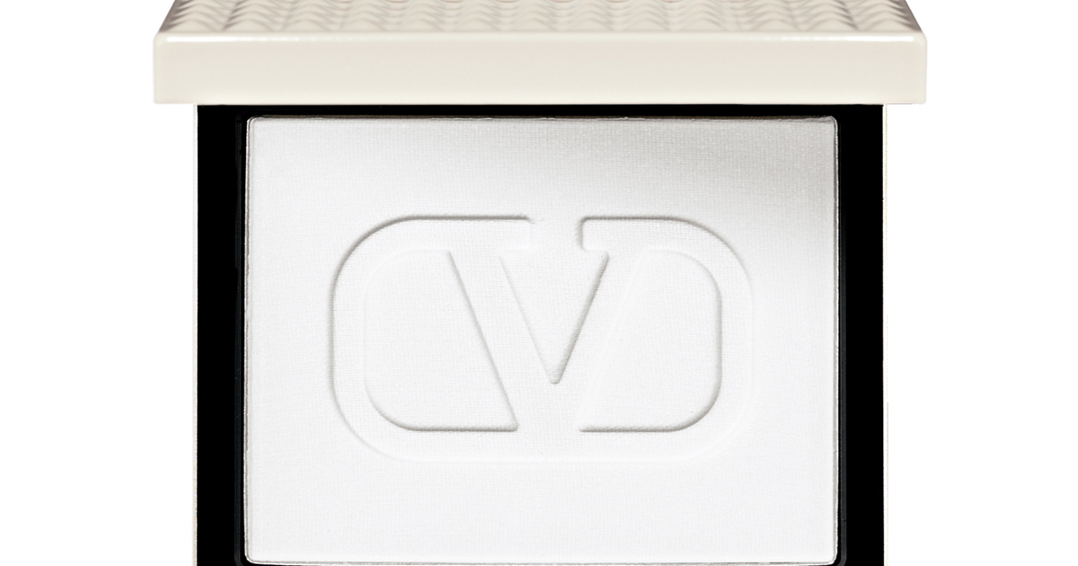 ヴァレンティノ】1万円超えも納得！美肌フィルター級パウダー | 美ST