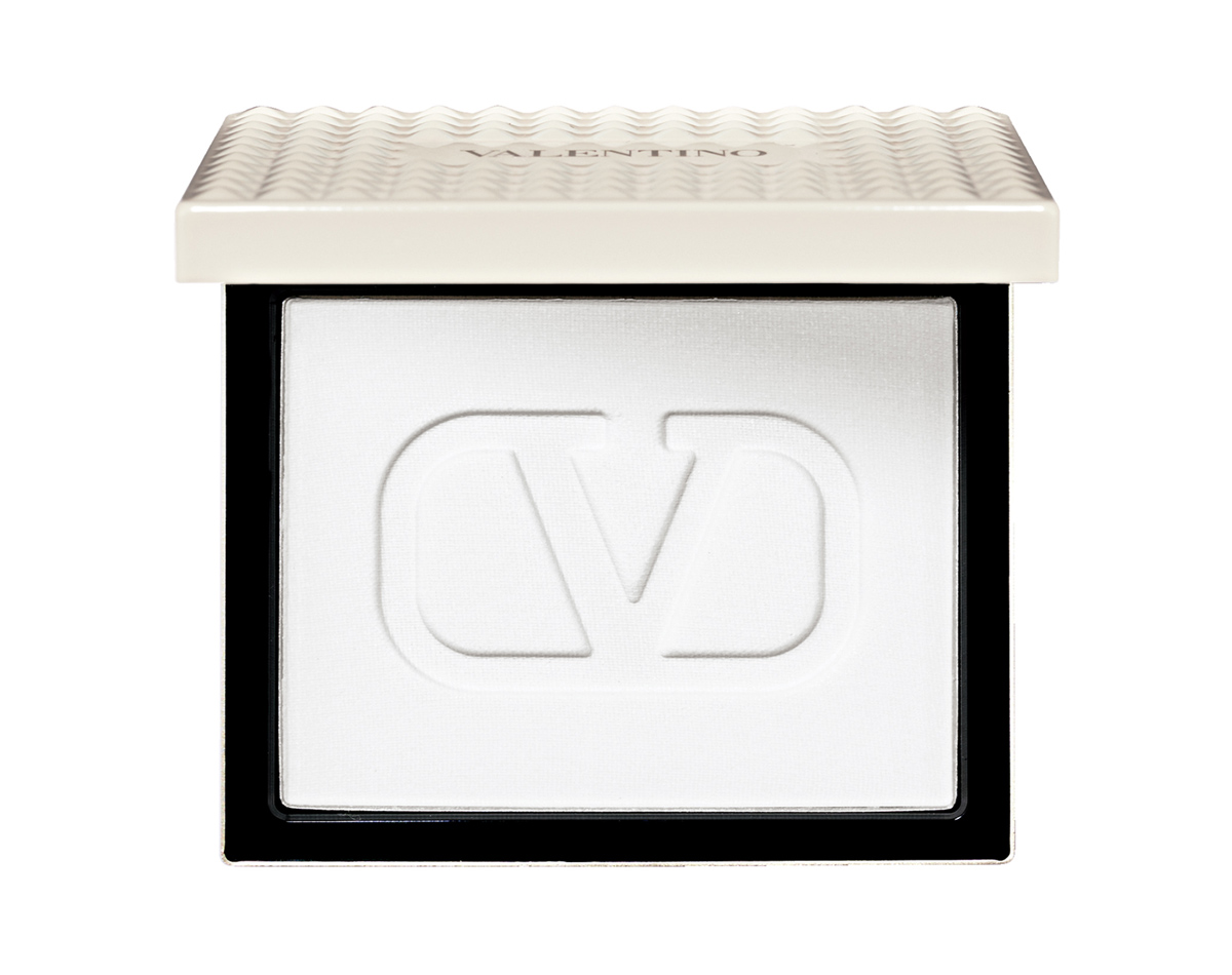 ヴァレンティノ】1万円超えも納得！美肌フィルター級パウダー | 美ST
