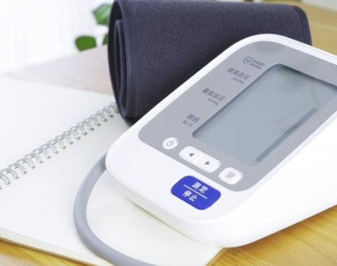 【ヒートショックのおそれも…】意外と多い冬の高血圧を防ぐための習慣5選［医師監修］